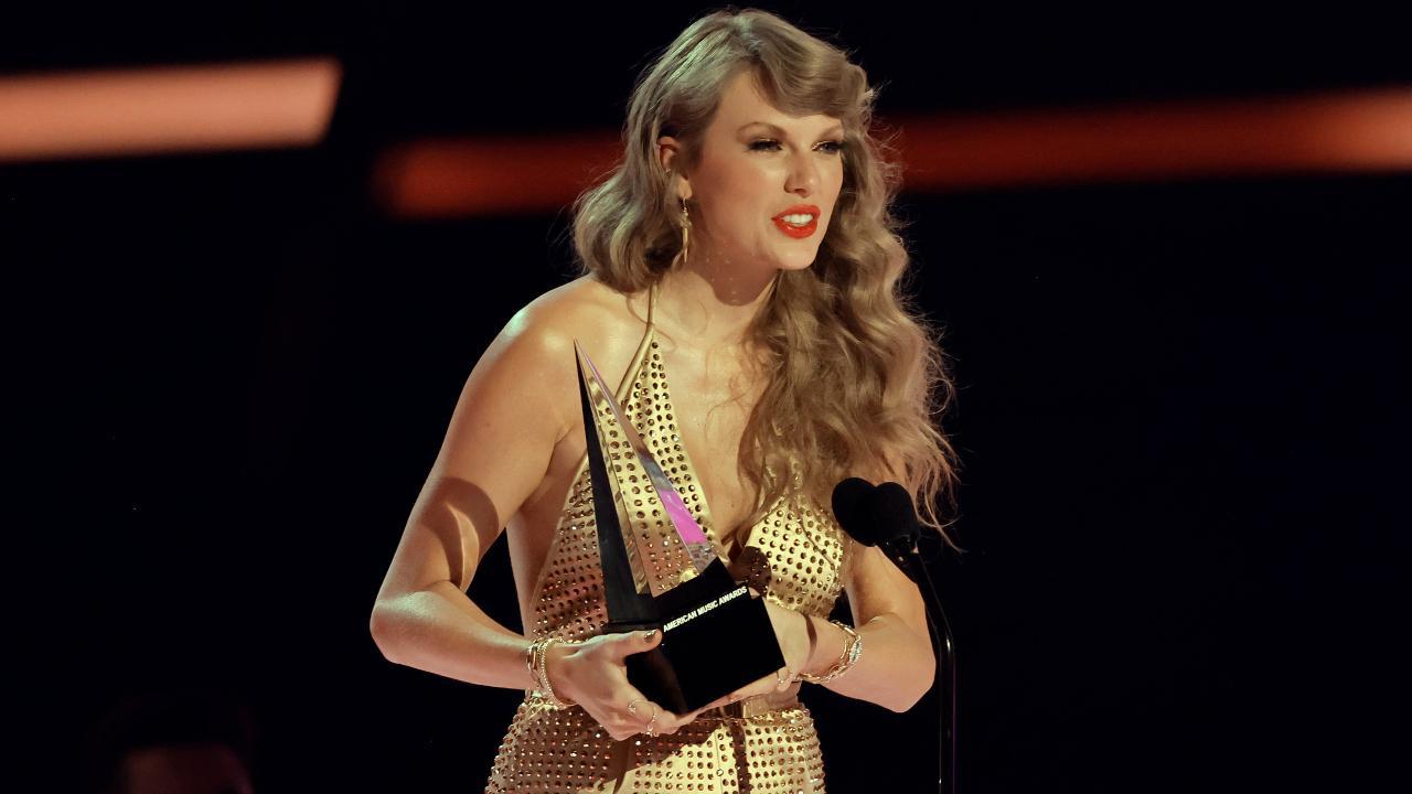 'Artist of the Year' Taylor Swift reigns over American Music Awards 2022